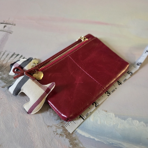 Source Unknown Red Leather Zip Card Wallet with Heart Charm - Picture 2 of 10